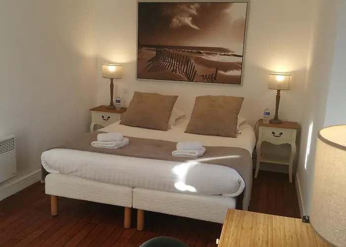 Restaurant Le Mulberry 2* ארומנש-לה-באינס