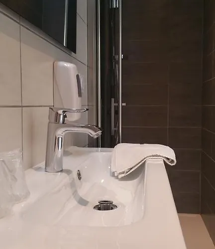 Hotel Restaurant Le Mulberry 2*