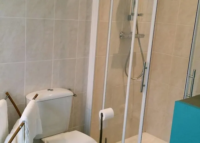 Restaurant Le Mulberry מלון ארומנש-לה-באינס