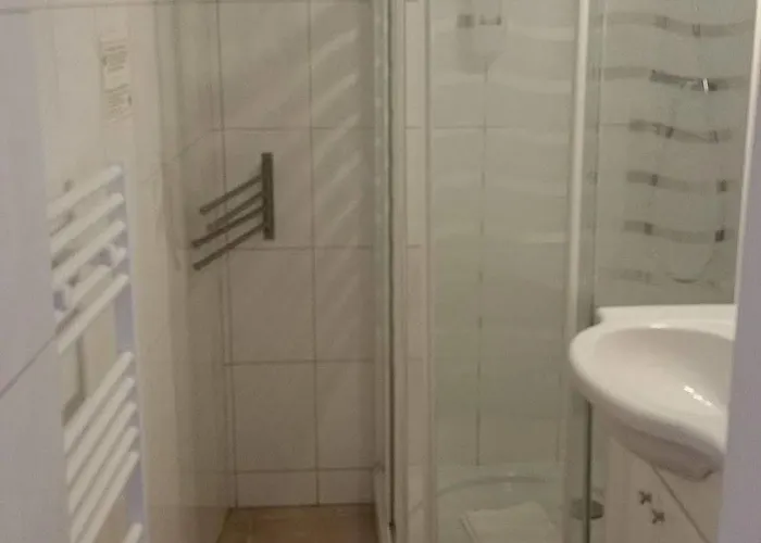 מלון Restaurant Le Mulberry 2*